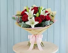 Букет цветов из:  Лилии и Розы в Успенском