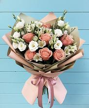 Букет цветов из:  Розы, Альстромерии и Лизиантусы в Успенском