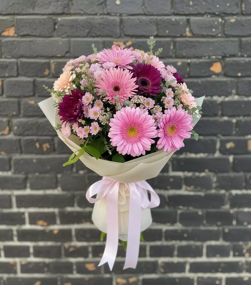 Букет цветов из: Герберы и Хризантемы в Успенском