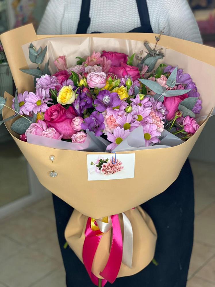 Букет цветов из: Хризантемы, Гвоздики и Альстромерии в Успенском