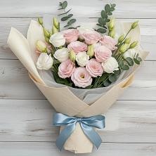 Букет цветов из:  Лизиантусы в Успенском