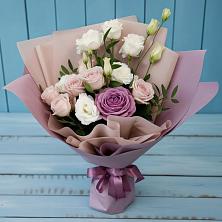 Букет цветов из:  Розы и Лизиантусы в Успенском