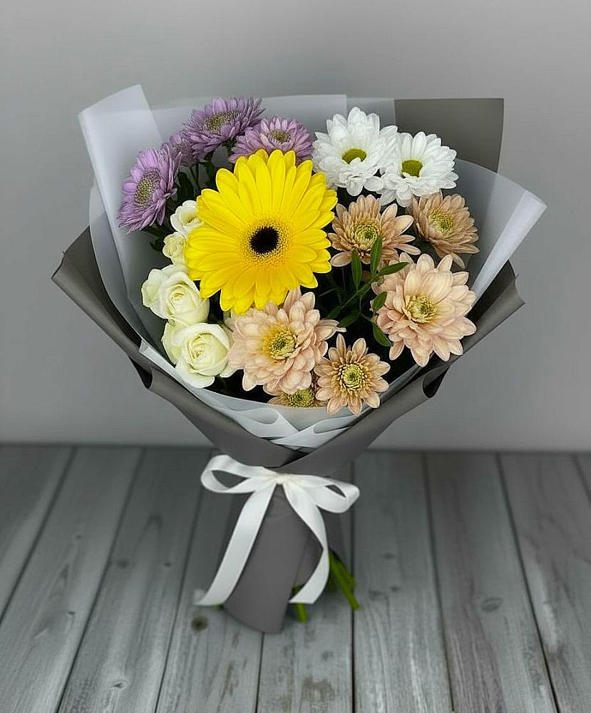 Букет цветов из: Розы, Герберы и Хризантемы в Успенском