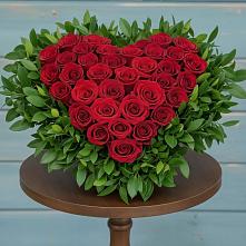 Цветочная композиция из Розы в виде сердца в Успенском