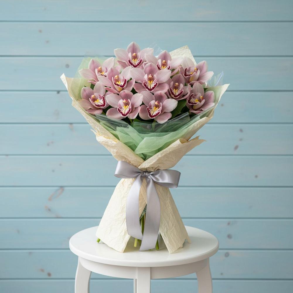 Букет цветов из: Орхидеи и Розы в Успенском