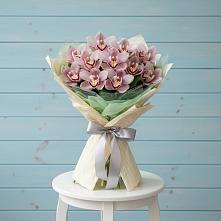 Букет цветов из:  Орхидеи и Розы в Успенском
