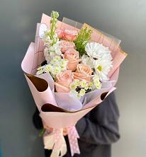 Букет цветов из:  Хризантемы и Розы в Успенском