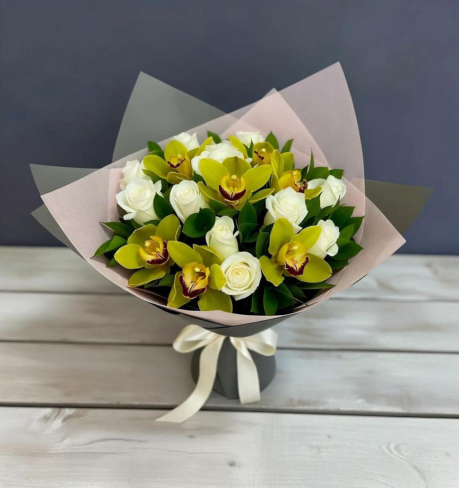 Букет цветов из: Орхидеи и Розы в Успенском