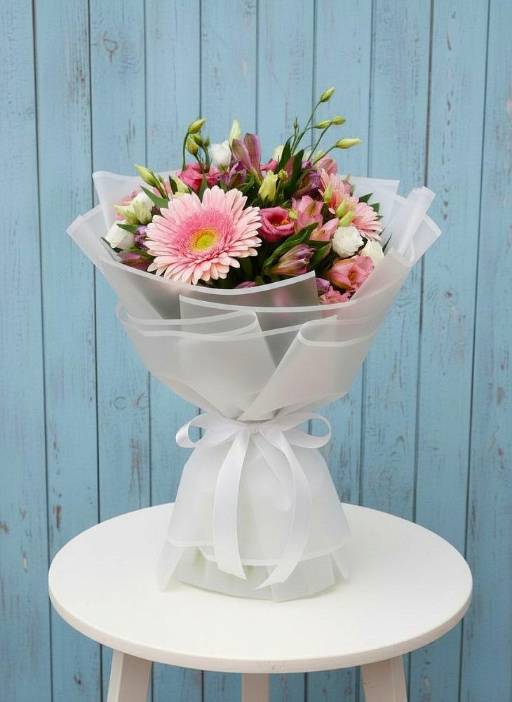 Букет цветов из: Герберы, Альстромерии и Лизиантусы в Успенском