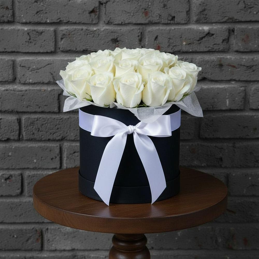 Цветочная композиция из Розы в шляпной коробке в Успенском