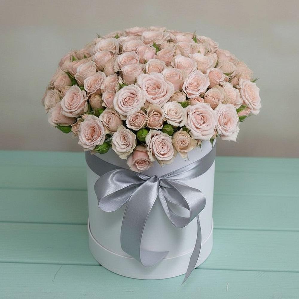 Цветочная композиция из Розы в шляпной коробке в Успенском